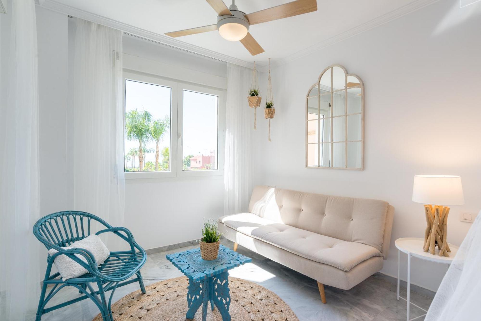 Appartement Boho Chic- Beachfront - Free Bikes - Salt Water Pool Torremolinos