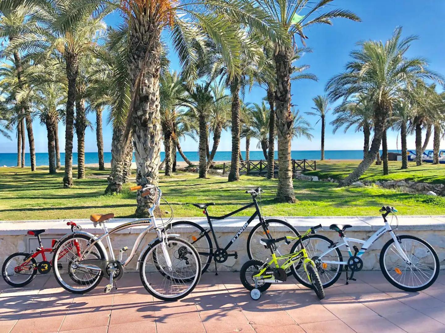 Boho Chic- Beachfront - Free Bikes - Salt Water Pool Lejlighed *
