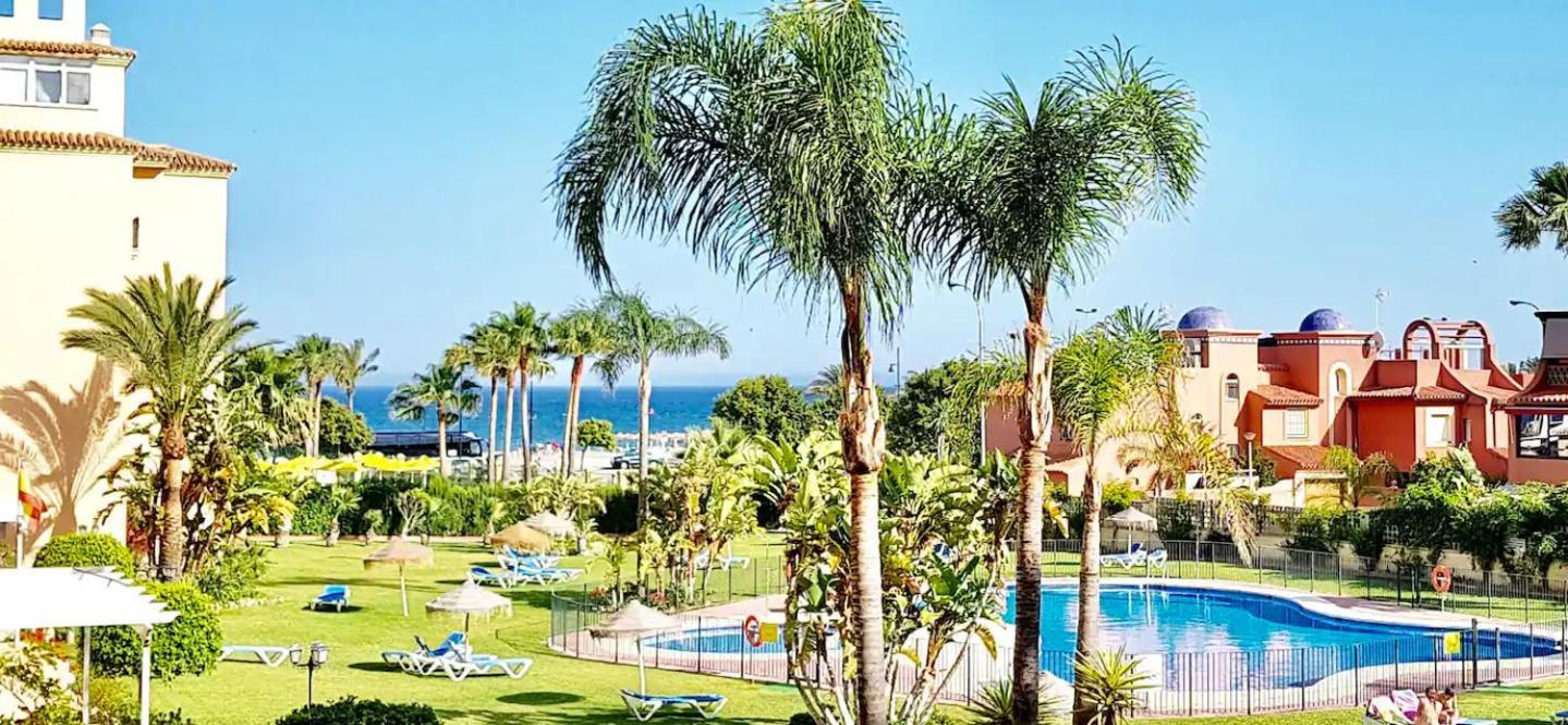 Lejlighed Boho Chic- Beachfront - Free Bikes - Salt Water Pool *