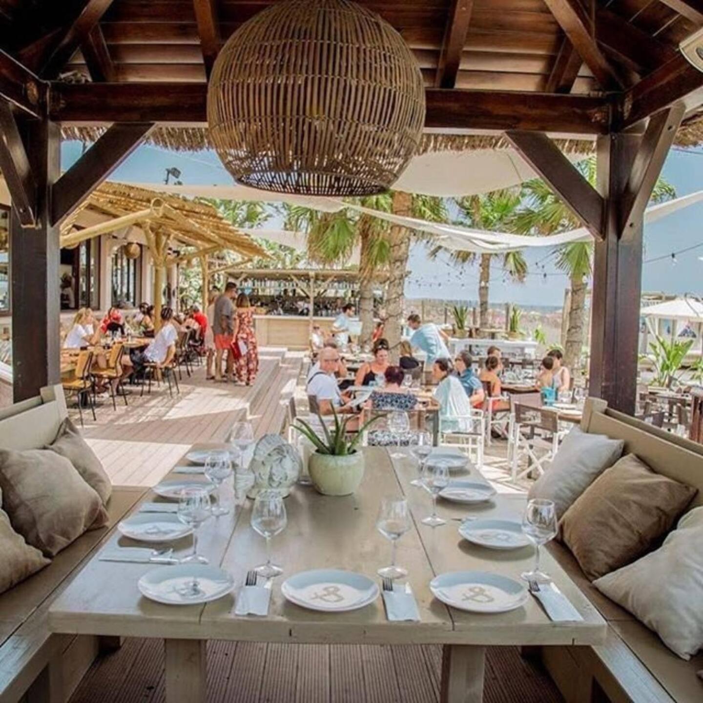 Lejlighed Boho Chic- Beachfront - Free Bikes - Salt Water Pool *